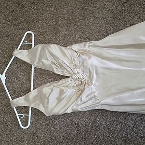 David's Bridal size 6 Champagne color